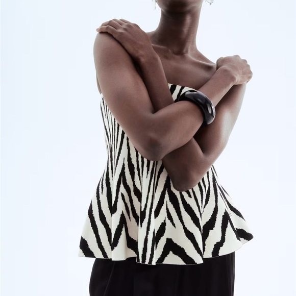 Tops - NWT. H&M Stylish Zebra Print Strapless bandeau Top. M & S